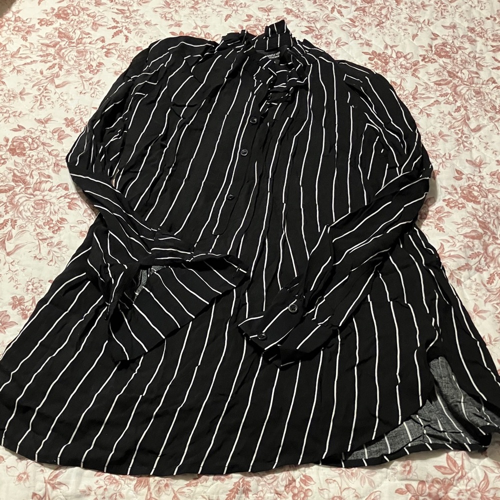Simply Vera Vera Wang Black and White Striped Button Down Shirt